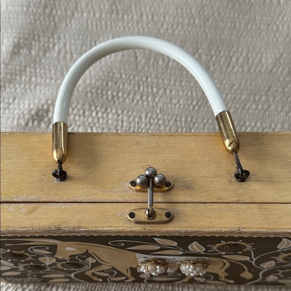 Enid Collin’s “People’s Choice” Embelished Box Bag - Picture 6 of 13